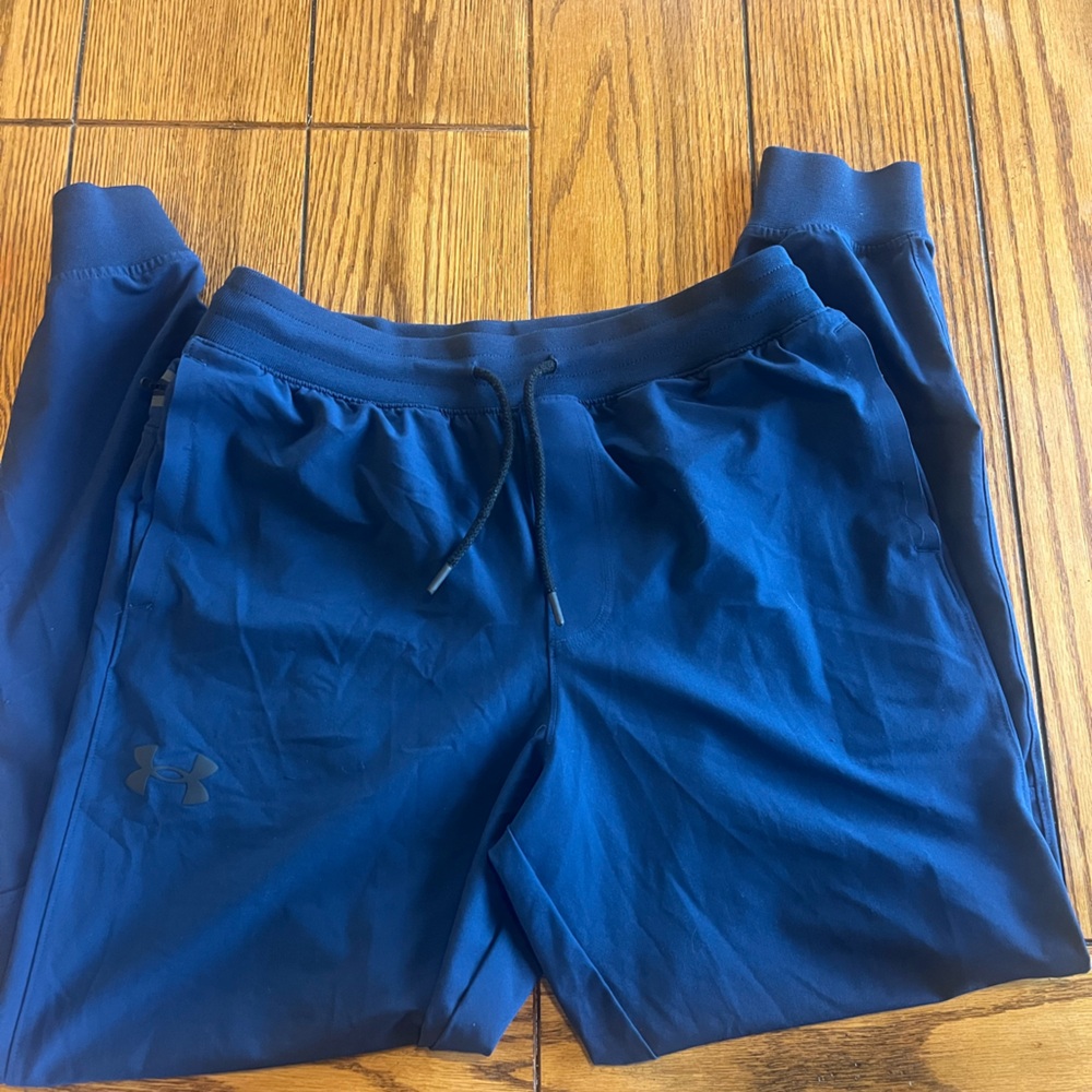 Men's Under Armour large navy blue pants